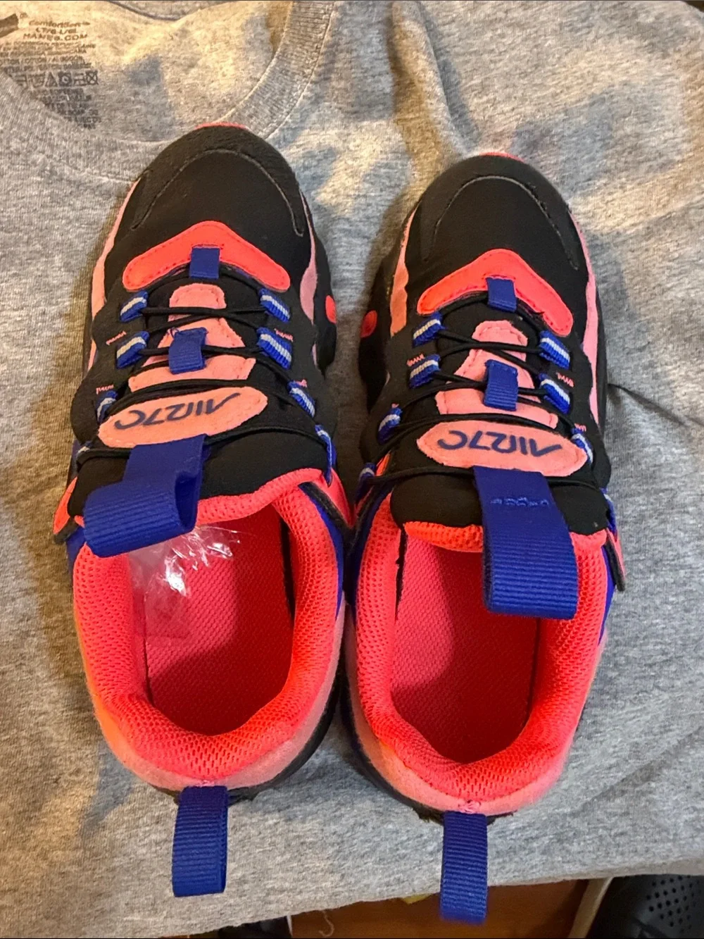 Nike Air 70 in little Girls size 1Y excellent condition